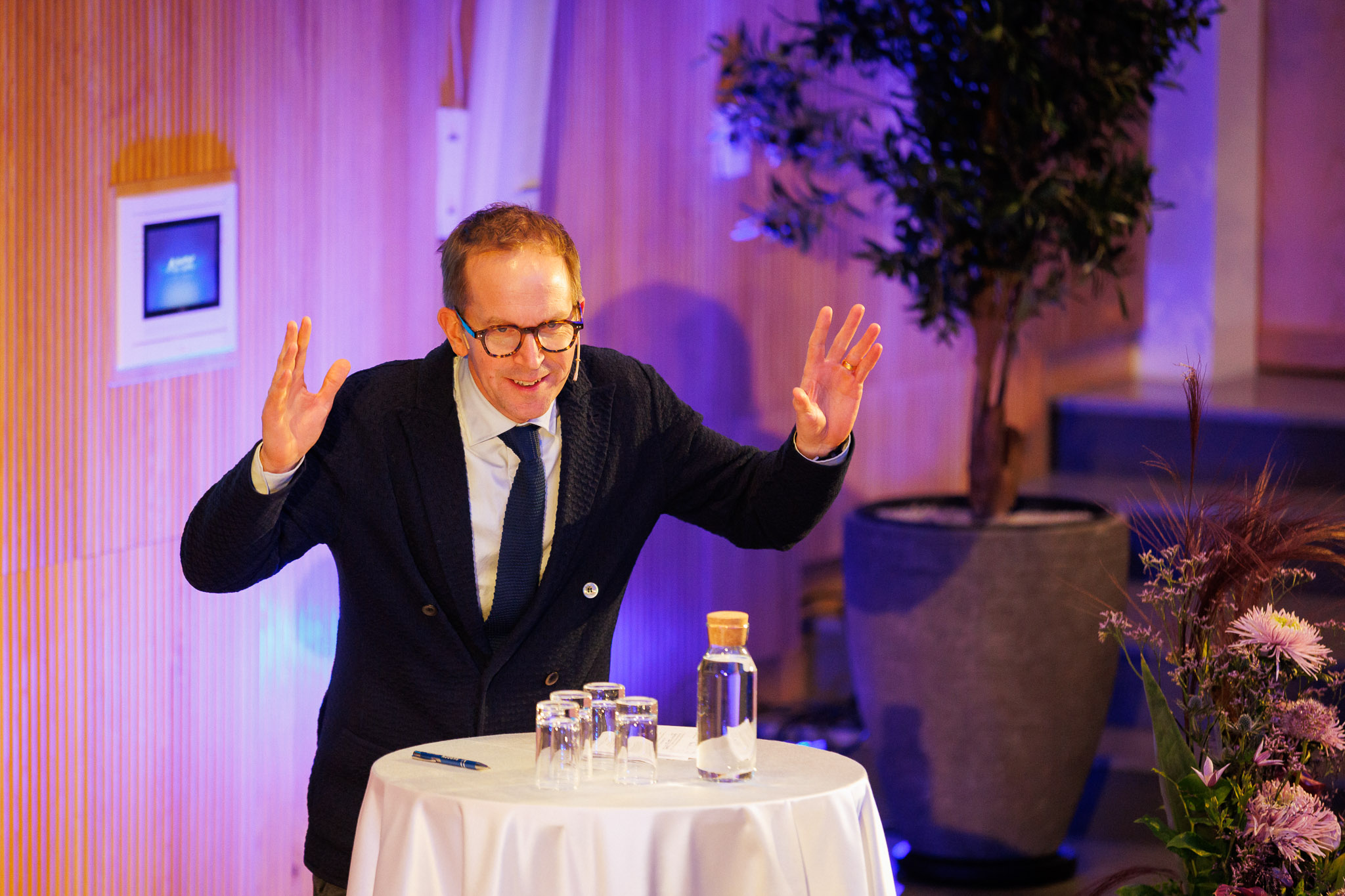 En bild på en moderator.